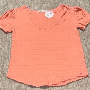 Large We the Free Free People coral puckered top short sleeve V neck